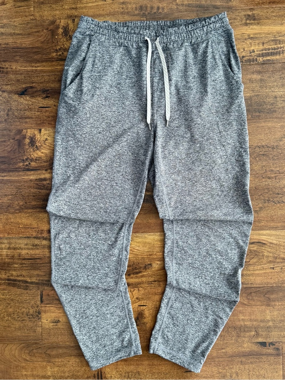 Vuori Men's Large Grey performance pants